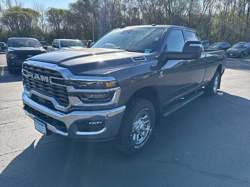 2025 RAM 3500 Tradesman Crew Cab 4x4 8' Box