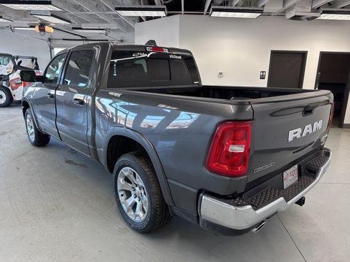 Granite Crystal Metallic Clearcoat 2026 RAM 1500 Big Horn/Lone Star