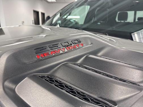 Ceramic Gray Clearcoat 2026 RAM 2500 Laramie Crew Cab 4x4 6'4' Box