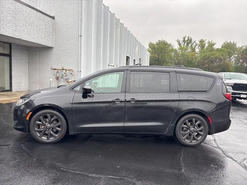 2018 Chrysler Pacifica Touring Plus