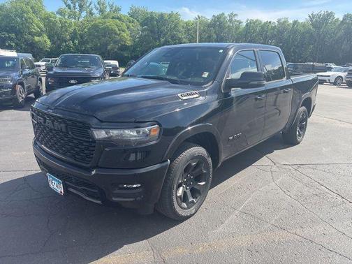 Diamond Black Crystal Pearlcoat 2025 RAM 1500 Big Horn/Lone Star