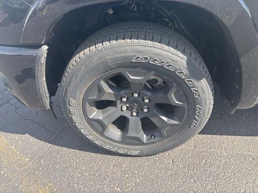 Diamond Black Crystal Pearlcoat 2025 RAM 1500 Big Horn/Lone Star