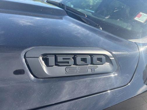Diamond Black Crystal Pearlcoat 2025 RAM 1500 Big Horn/Lone Star
