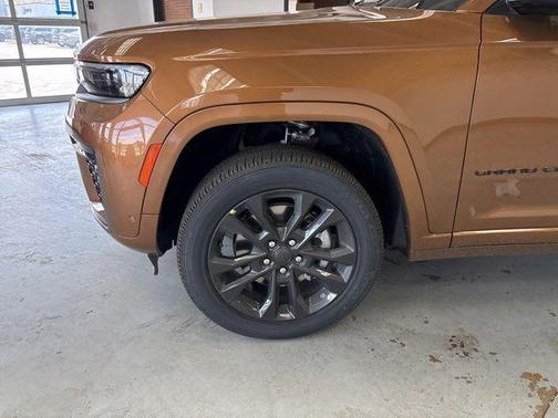 Copper Shino Metallic Clearcoat 2026 Jeep Grand Cherokee L Limited