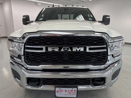 2024 RAM 3500 Tradesman Crew Cab 4x4 8' Box
