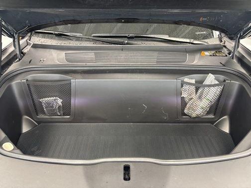 2025 Rivian R1S Adventure