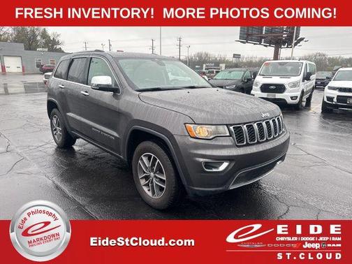 Granite Crystal Metallic Clearcoat 2017 Jeep Grand Cherokee Limited