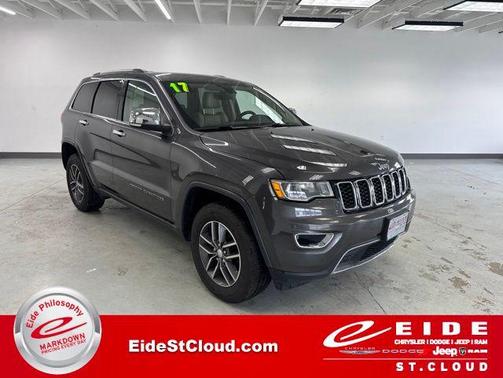 Granite Crystal Metallic Clearcoat 2017 Jeep Grand Cherokee Limited