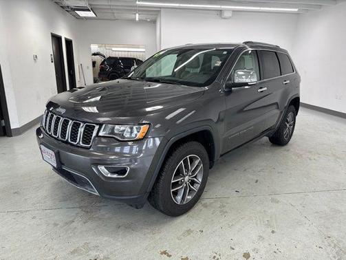 Granite Crystal Metallic Clearcoat 2017 Jeep Grand Cherokee Limited