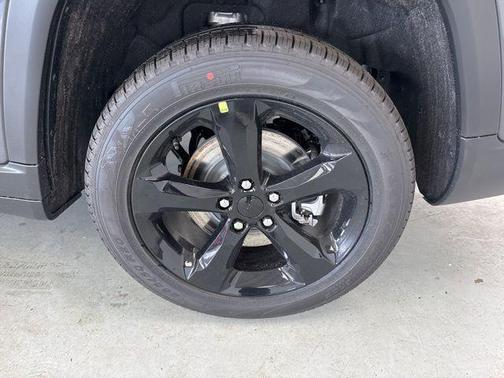 Baltic Gray Metallic Clearcoat 2026 Jeep Grand Cherokee L Limited