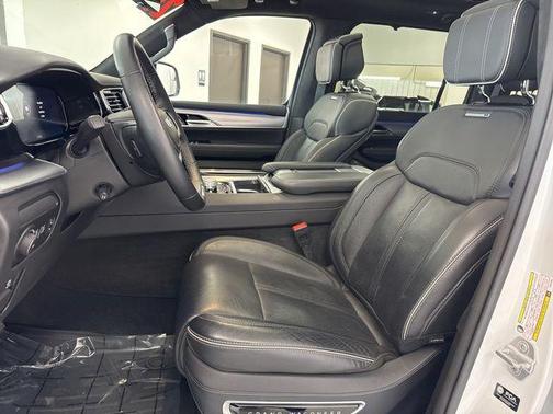 Bright White Clearcoat 2023 Jeep Grand Wagoneer Series II 4x4