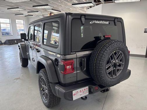 Granite Crystal Metallic Clearcoat 2026 Jeep Wrangler Sport S