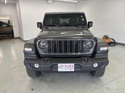 Granite Crystal Metallic Clearcoat 2026 Jeep Wrangler Sport S