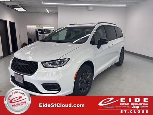 2026 Chrysler Pacifica Limited