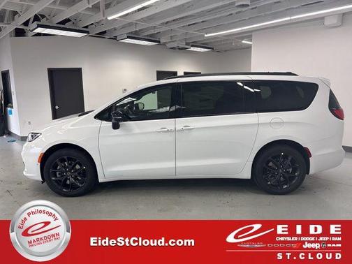 2026 Chrysler Pacifica Limited