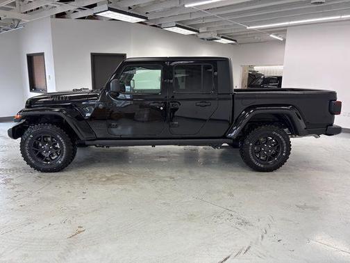 2025 Jeep Gladiator Willys