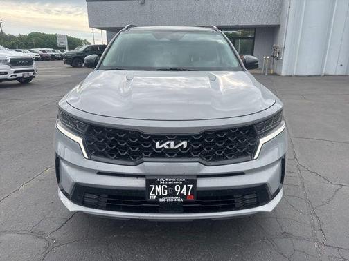 Wolf Gray 2022 Kia Sorento SX