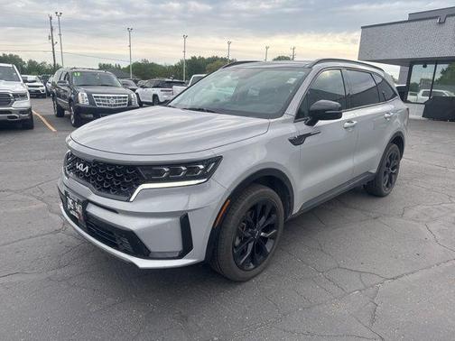 Wolf Gray 2022 Kia Sorento SX