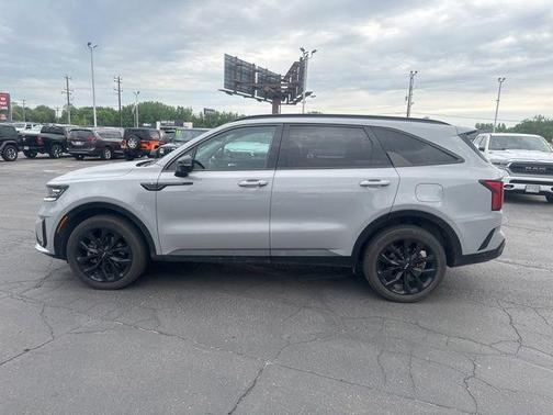Wolf Gray 2022 Kia Sorento SX