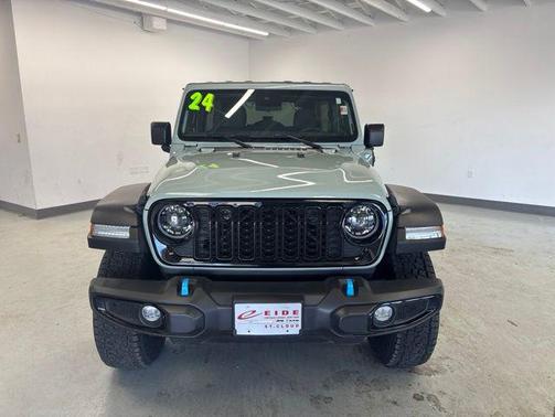 Earl Clearcoat 2024 Jeep Wrangler 4xe Willys