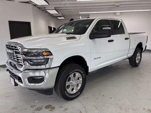 2025 RAM 2500 Big Horn Crew Cab 4x4 6'4' Box
