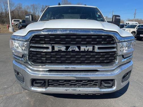 Bright White Clearcoat 2024 RAM 2500 Big Horn Crew Cab 4x4 6'4' Box