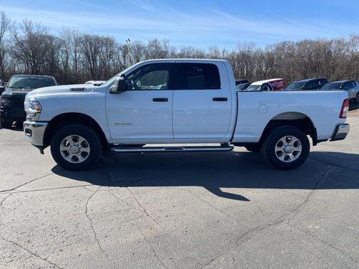 Bright White Clearcoat 2024 RAM 2500 Big Horn Crew Cab 4x4 6'4' Box