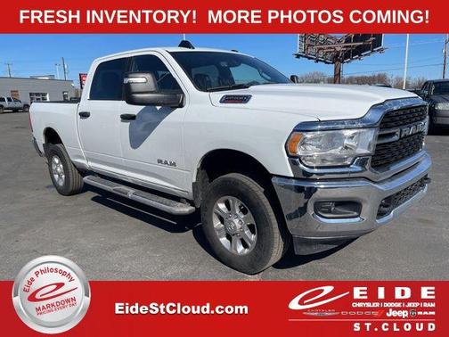 Bright White Clearcoat 2024 RAM 2500 Big Horn Crew Cab 4x4 6'4' Box
