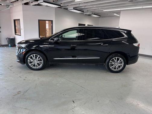 2023 Buick Enclave Essence AWD
