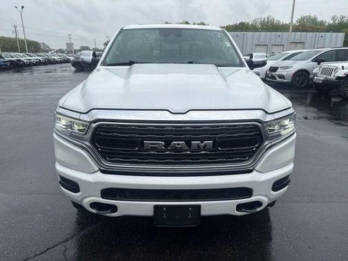 Ivory White Tri-Coat Pearlcoat 2024 RAM 1500 Limited