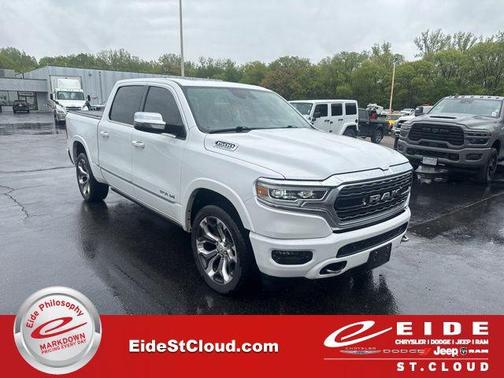 Ivory White Tri-Coat Pearlcoat 2024 RAM 1500 Limited