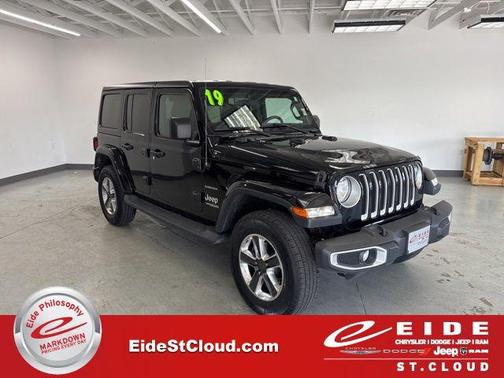Black Clearcoat 2019 Jeep Wrangler Unlimited Sahara