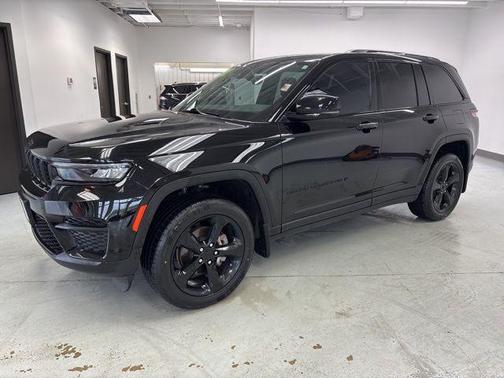 2022 Jeep Grand Cherokee Altitude