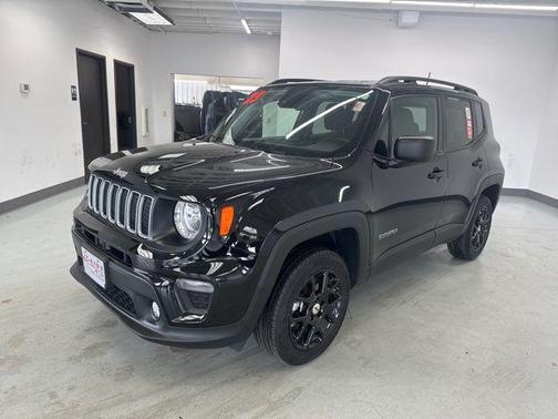 Black Clearcoat 2023 Jeep Renegade Latitude