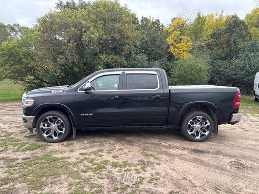 Diamond Black Crystal Pearlcoat 2023 RAM 1500 Longhorn
