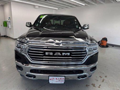 Diamond Black Crystal Pearlcoat 2023 RAM 1500 Longhorn