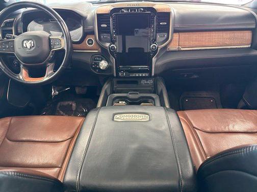 Diamond Black Crystal Pearlcoat 2023 RAM 1500 Longhorn