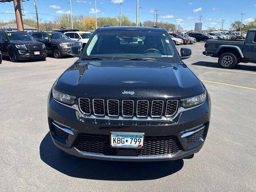 Diamond Black Crystal Pearlcoat 2023 Jeep Grand Cherokee Limited