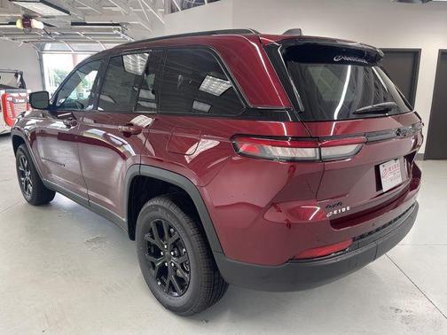 2025 Jeep Grand Cherokee Altitude