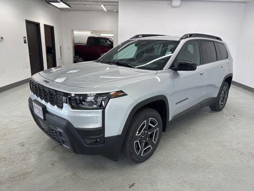 Silver Zynith Clearcoat 2026 Jeep Cherokee Laredo 4x4