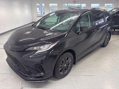 Midnight Black Metallic 2026 Toyota Sienna XSE 7 Passenger