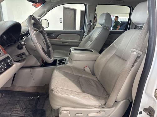 Summit White 2008 Chevrolet Suburban 1500 LT