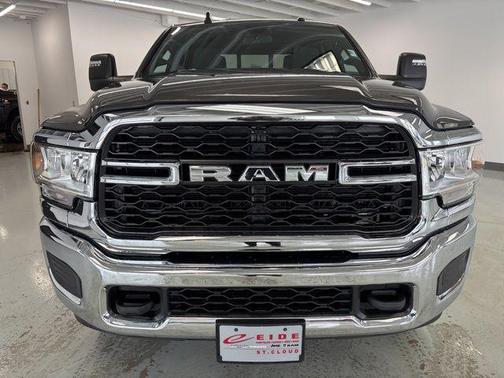 2024 RAM 2500 Tradesman Crew Cab 4x4 6'4' Box