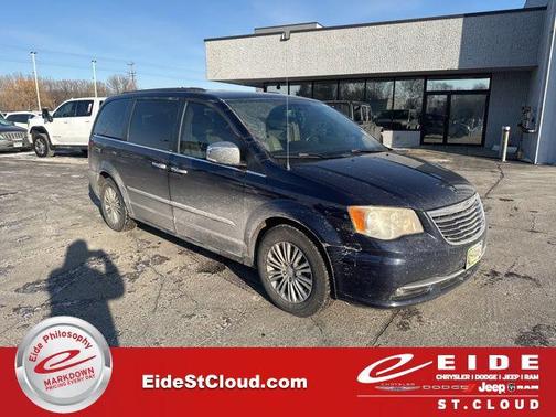 2014 Chrysler Town & Country Touring-L