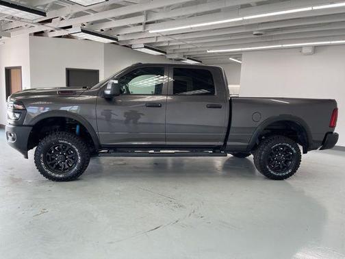 2025 RAM 2500 Tradesman Crew Cab 4x4 6'4' Box