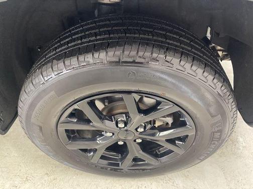 Silver Zynith 2025 Jeep Grand Cherokee Altitude