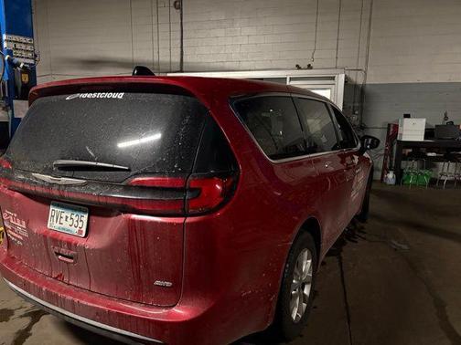 2025 Chrysler Pacifica L