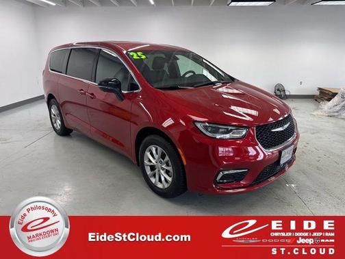 2025 Chrysler Pacifica L