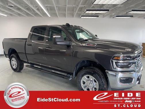 2025 RAM 3500 Tradesman Crew Cab 4x4 6'4' Box