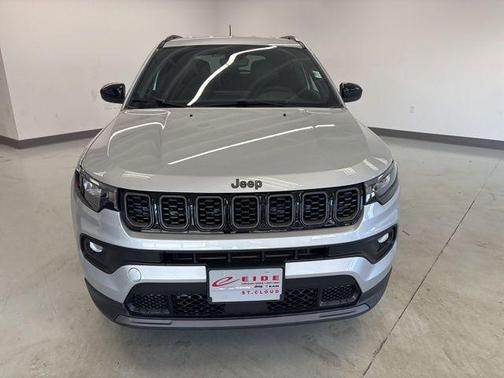 Silver Zynith Metallic Clearcoat 2026 Jeep Compass Latitude